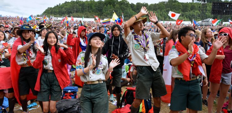 Na zdjęciu liczna grupa skautów z Japonii podczas wydarzenia Jamboree 2019.