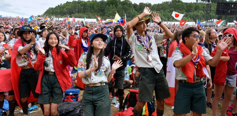 Na zdjęciu liczna grupa skautów z Japonii podczas wydarzenia Jamboree 2019.