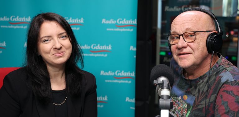 Na zdjęciu Justyna Nater i Włodzimierz Raszkiewicz w studiu Radia Gdańsk