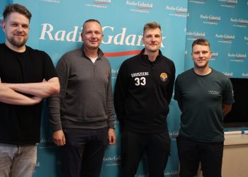 Gośćmi Pawła Kątnika i Michała Rudnickiego byli Karol Gruszecki i Robert Wierzbicki z Gremi Basket Gdańsk (fot. Piotr Puchalski/Radio Gdańsk)