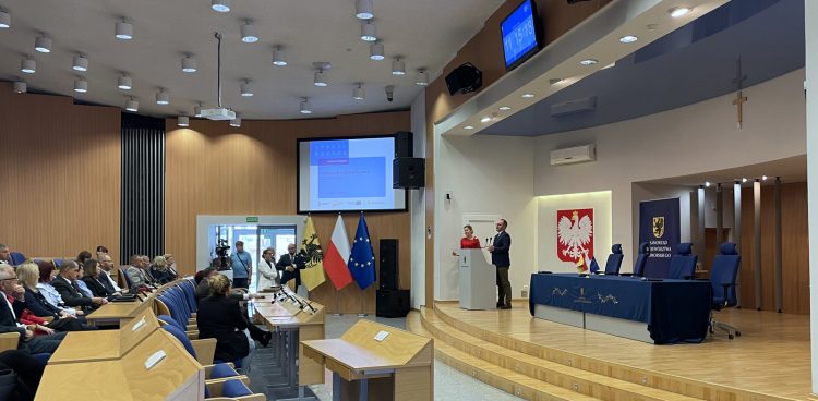 Na zdjęciu sala sejmiku urzędu marszałkowskiego. Obrady z dnia 18.09.