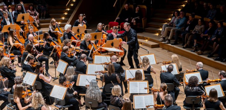 Na zdjęciu Orkiestra Polskiej Filharmonii Bałtyckiej podczas występu
