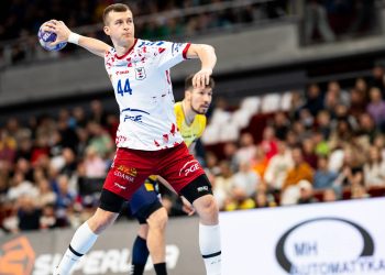 Piłkarze ręczni Wybrzeża Gdańsk wygrali pierwszy mecz Ligi Europejskiej. W spotkaniu grupy G Wybrzeże pokonało na wyjeździe niemiecki VfL Gummersbach