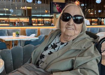 Pani Helena na lotnisku w Warszawie