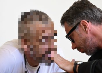 Paweł N., znany jako „Nazar”, prowadził w mediach społecznościowych relacje na żywo, podczas których prezentował treści ksenofobiczne
