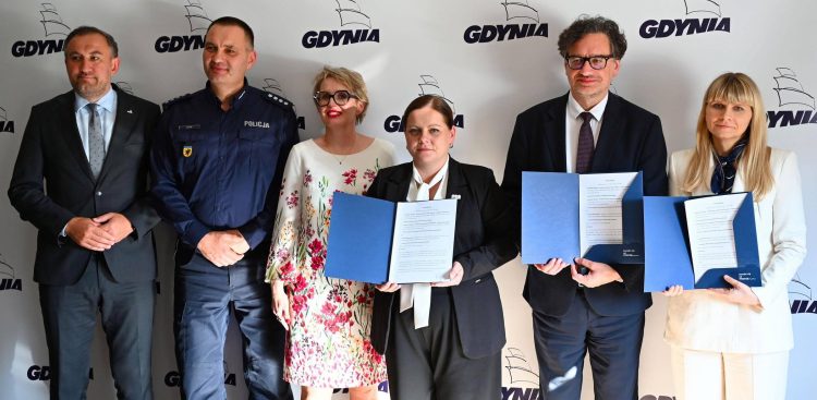 Podpisano porozumienie dotyczące prowadzenia w Gdyni terenowego punktu konsultacyjnego Urzędu Ochrony Danych Osobowych oraz Biura Rzecznika Praw Dziecka (fot. Adrianna Kupper/gdynia.pl)