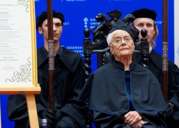 kobieta mężczyźni tablica krzesła
