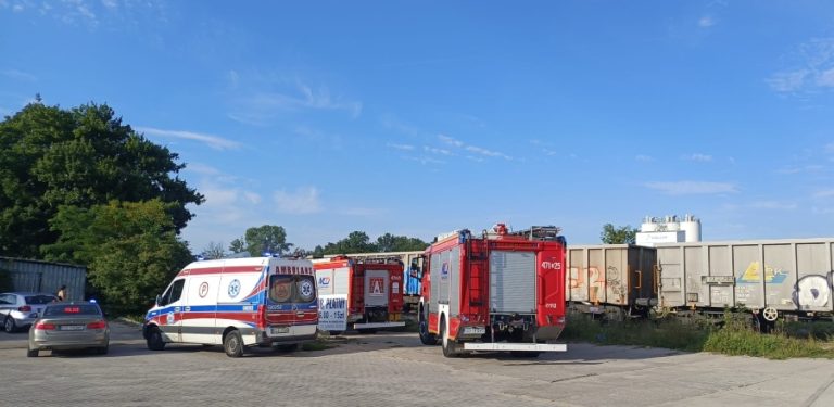 Tragiczny wypadek w Głuszynie w powiecie słupskim. 45-letnia kobieta zginęła pod gąsienicami koparki