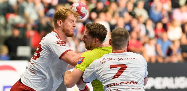 W meczu PGE Wybrzeża Gdańsk z KPR Zepter Legionowo w gdańskich barwach zadebiutował m.in. Patryk Walczyk. (Fot. materiały prasowe Lotto Superligi)
