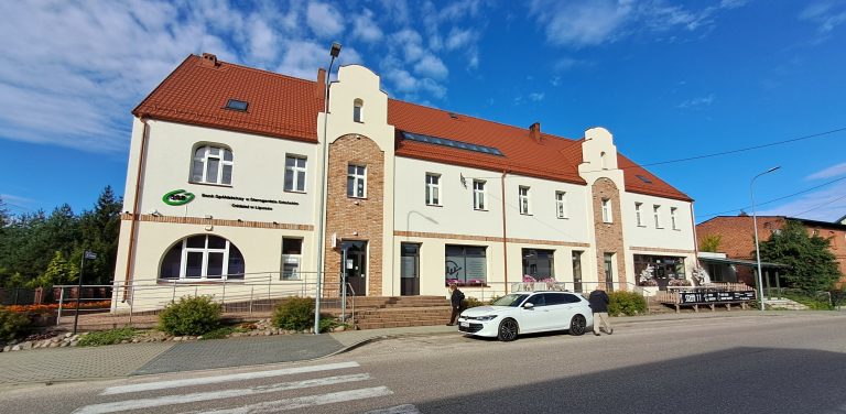 Siedziba dawnego banku w miejscowości Lipusz