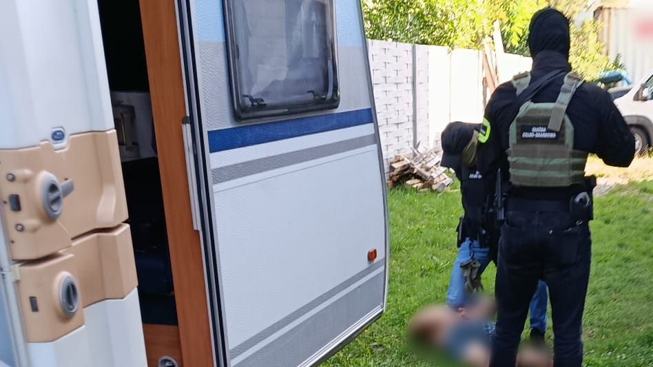 Kobieta i dwóch mężczyzn usłyszeli zarzuty paserstwa celnego