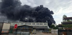 Pożar magazynu w Kościerzynie wybuchł przed godziną 11:00