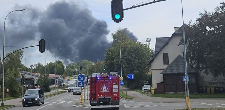 Pożar magazynu w Kościerzynie wybuchł przed godziną 11:00