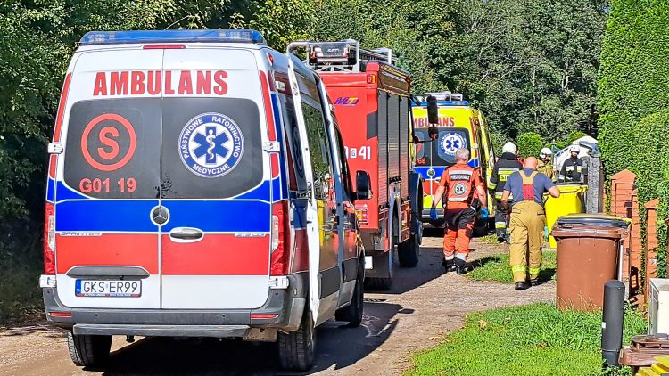 Trzyletnie dziecko zostało przygniecione przez samochód
