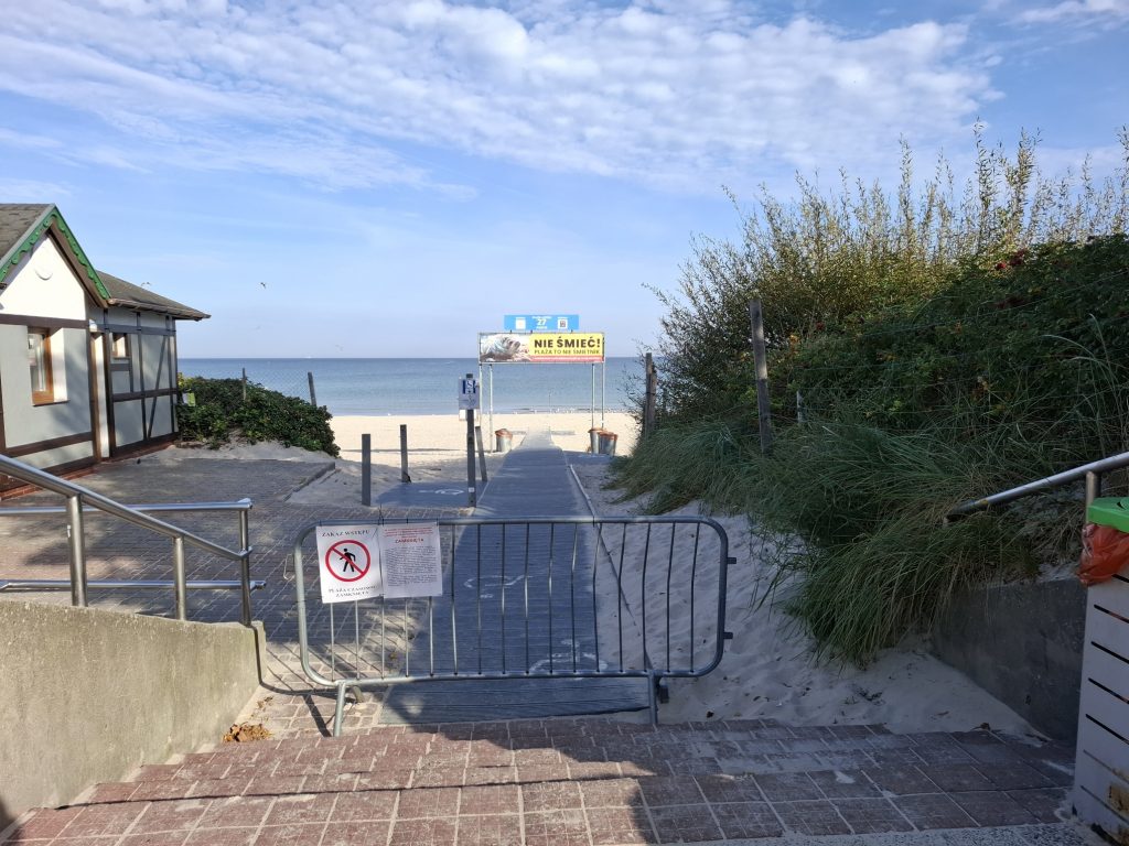 Zakaz wstępu na plaże w Ustce obowiązuje do odwołania