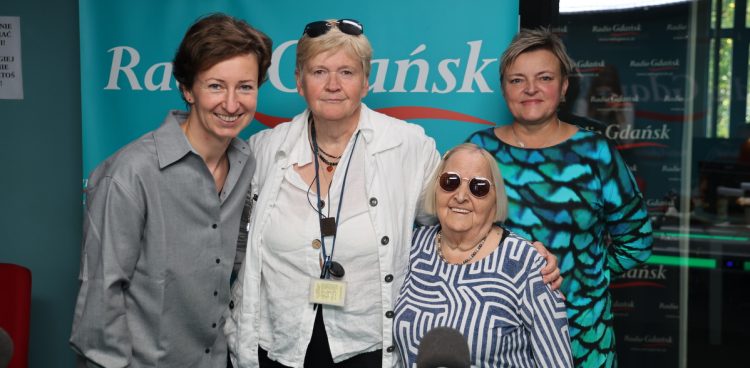 Monika Wierzbicka, Anna Rębas, Helena Urbaniak i dr Dagmara Wiewiórkowska-Garczewska w studiu Radia Gdańsk (fot. Radio Gdańsk/Karolina Worosz)