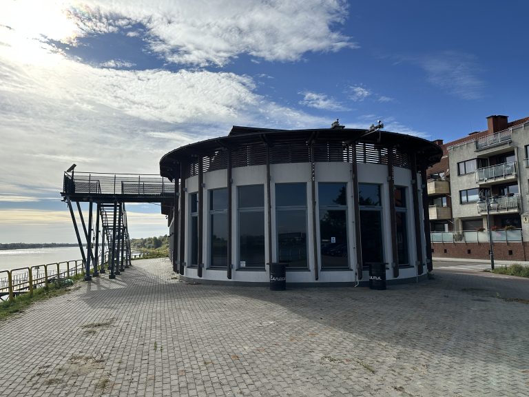 Zdjęcie przedstawia Budynek tczewskiej przystani, która wróciła do miasta