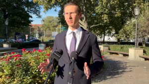 Kacper Płażyński podczas konferencji (Fot. materiały prasowe/X)
